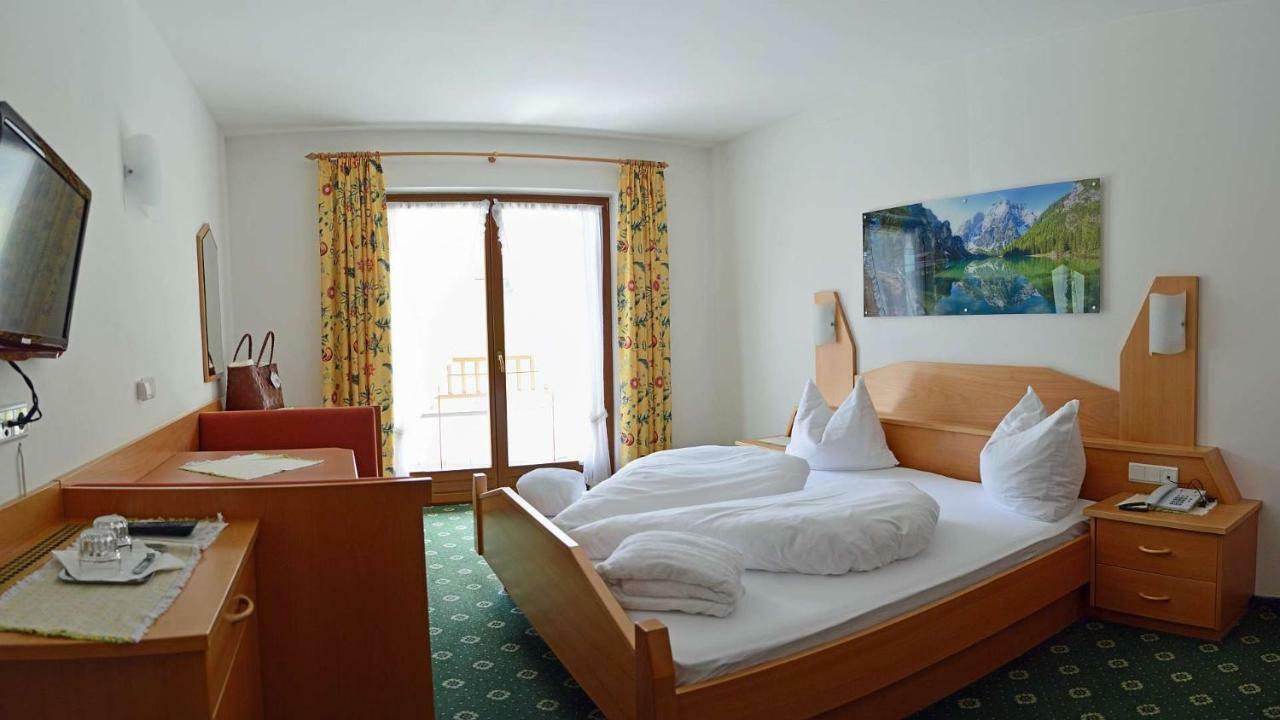 Hotel Trenker Braies  Eksteriør bilde