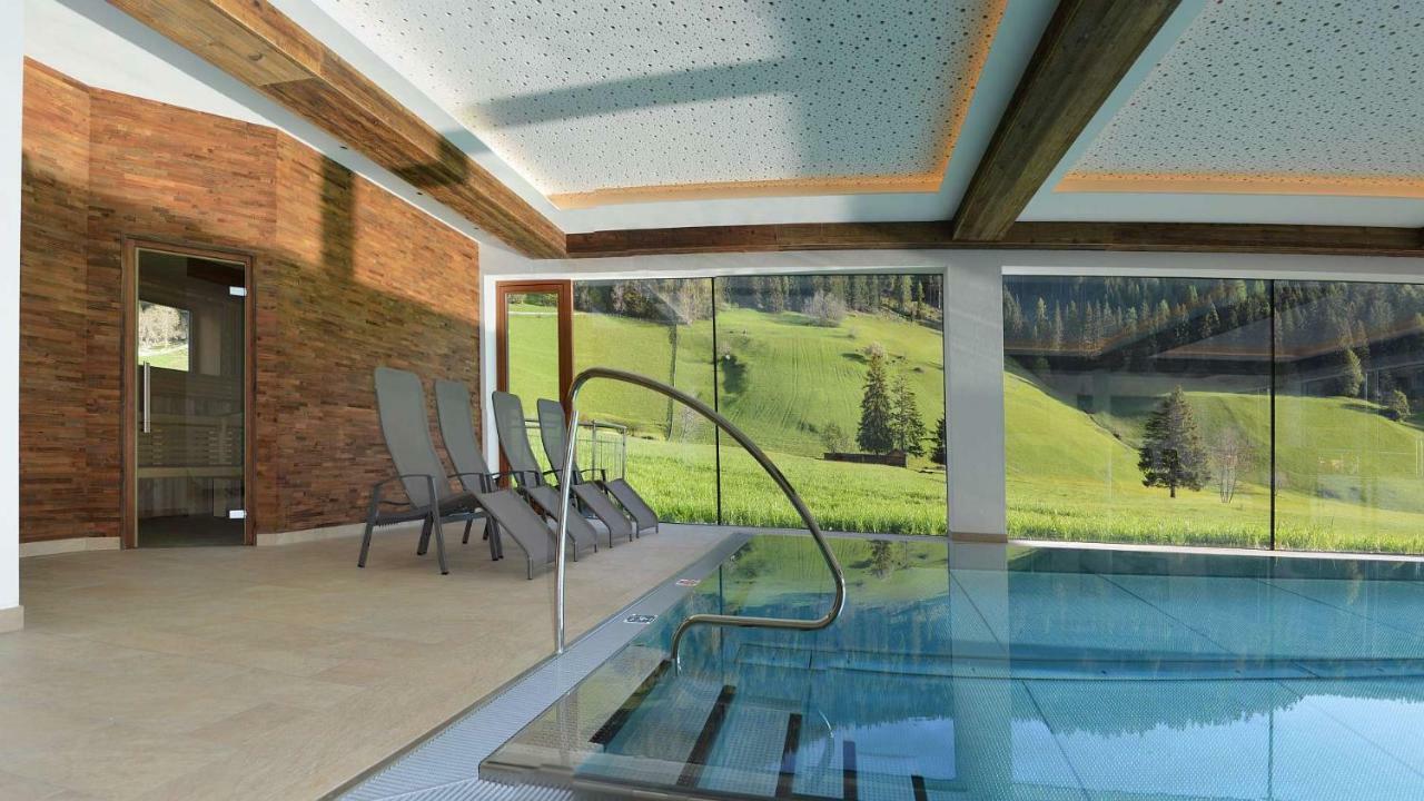 Hotel Trenker Braies  Eksteriør bilde
