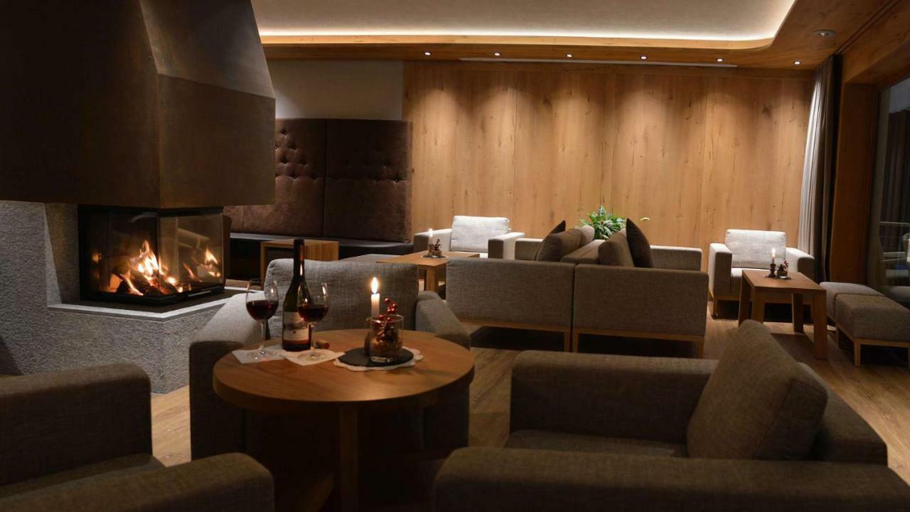 Hotel Trenker Braies  Eksteriør bilde