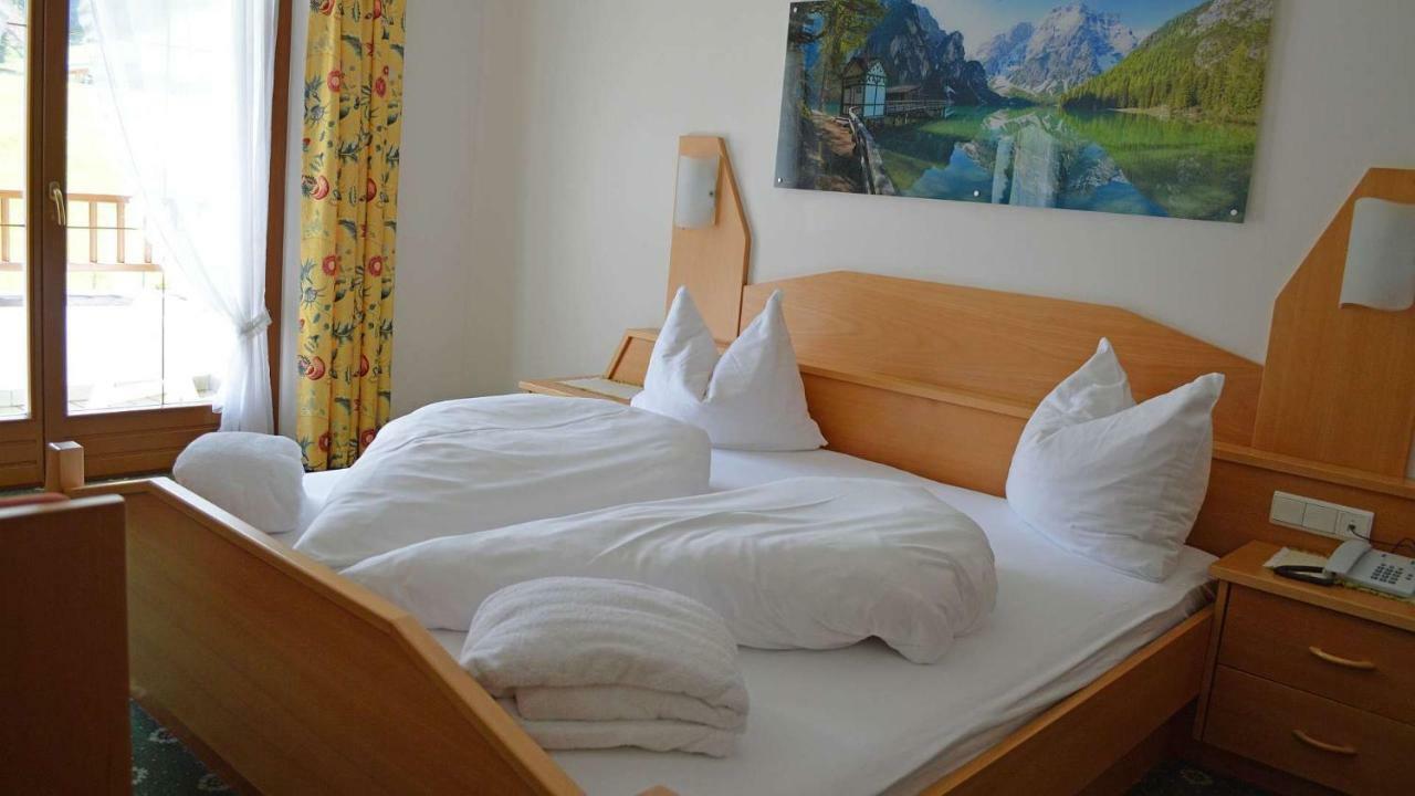 Hotel Trenker Braies  Eksteriør bilde