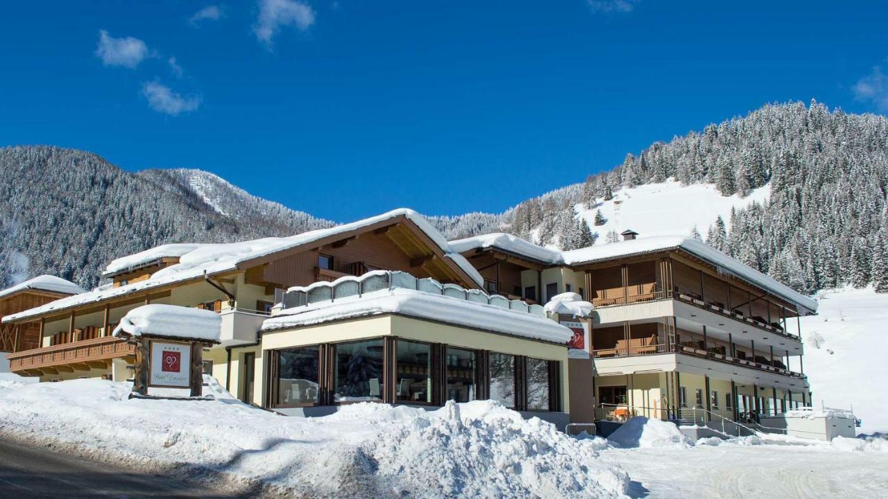 Hotel Trenker Braies  Eksteriør bilde